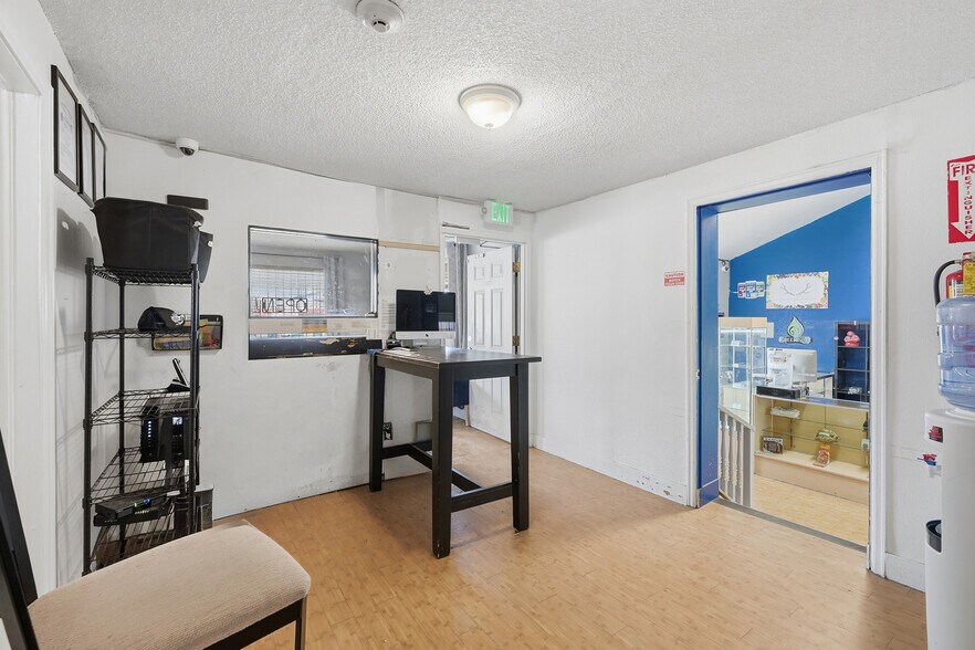 More Photos Of 2553 Sheridan Blvd, Edgewater Storefront Retail Office For Sale
