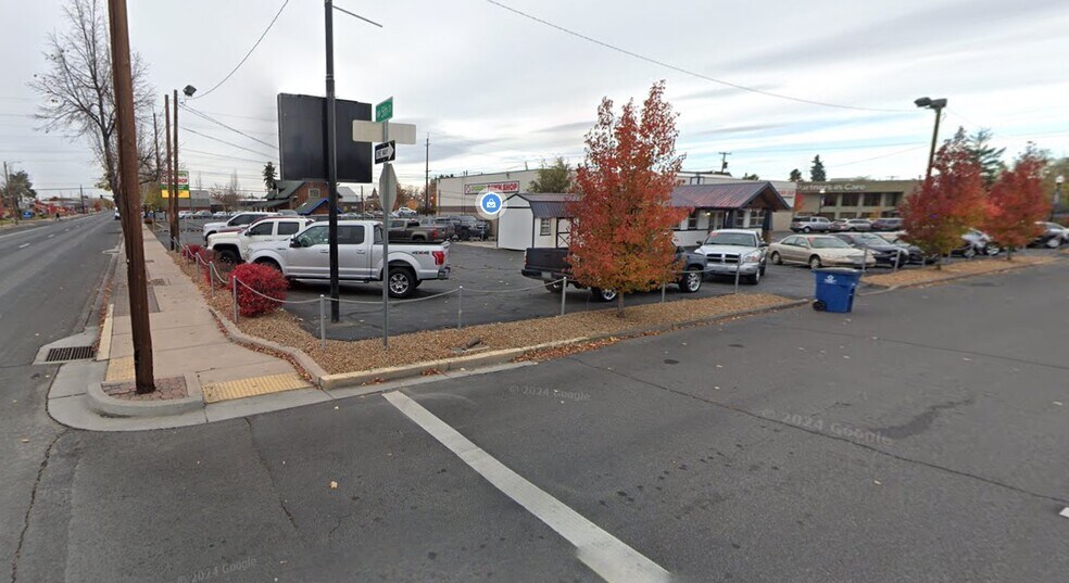 More Photos Of 560 NW Birch Ave, Redmond General Retail For Lease