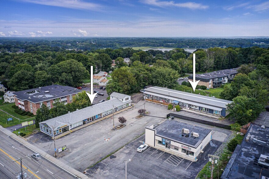 More Photos Of 628 Metacom Ave, Warren Storefront For Sale