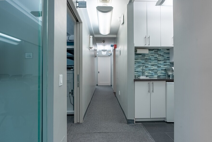 More Photos Of 104-110 E 40th St, New York Medical For Sale