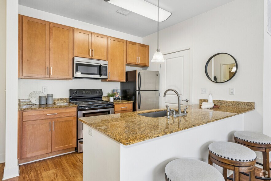 More Photos Of 2904-2914 Short Vine St, Cincinnati Apartments For Lease