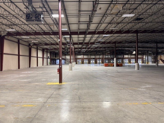 More Photos Of 2425 American Way, Fort Wayne Warehouse For Lease