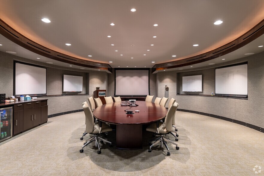 More Photos Of 2045 Lincoln Hwy, Edison Office For Lease