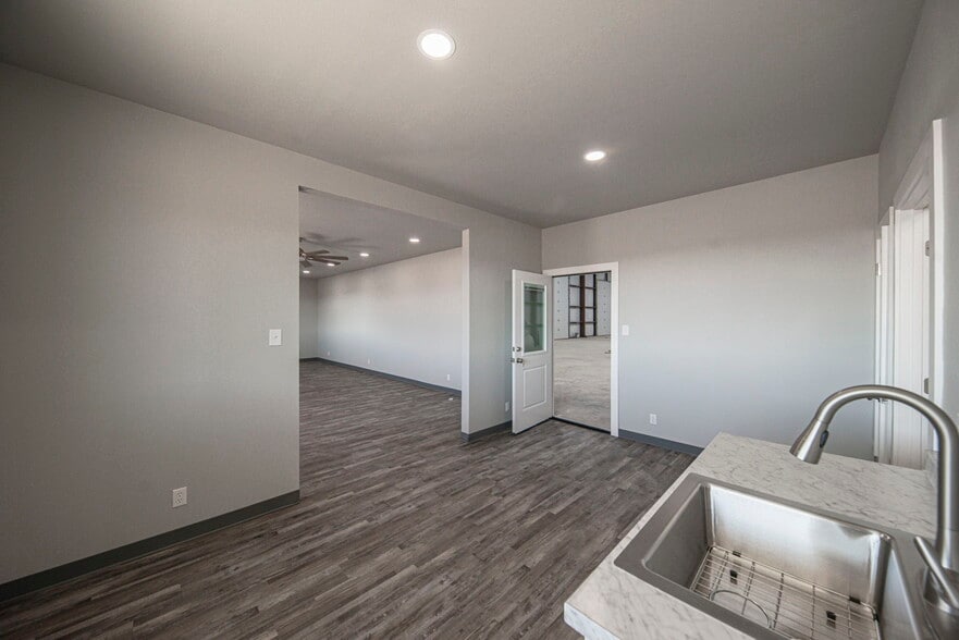 More Photos Of 14010 W Silver Fox Trl, Odessa Warehouse For Sale