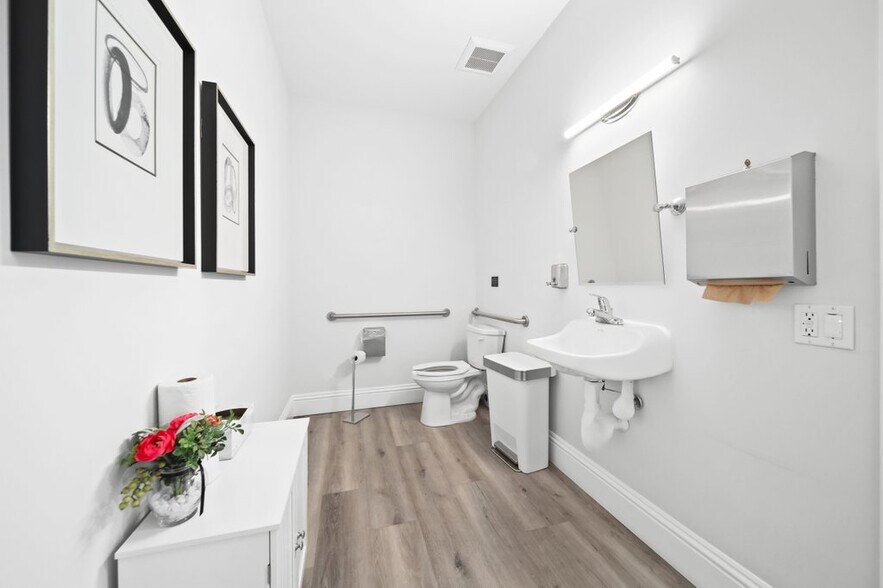 More Photos Of 3322 SE Gran Park Way, Stuart Warehouse For Sale