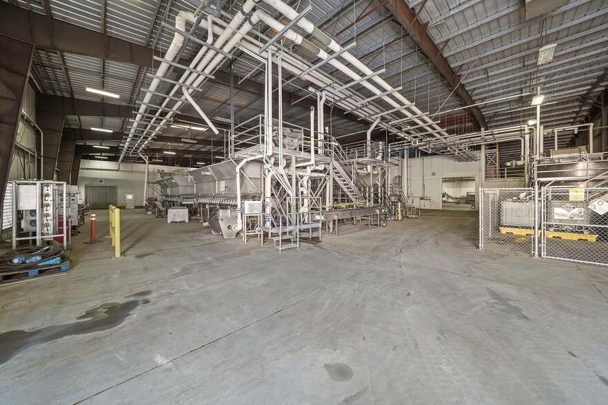 More Photos Of 830 Sycamore Rd, Arvin Refrigeration Cold Storage For Sale