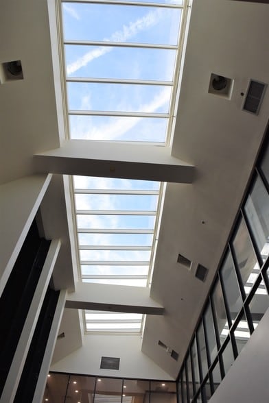 More Photos Of 101 S Elm St, Greensboro Office For Lease