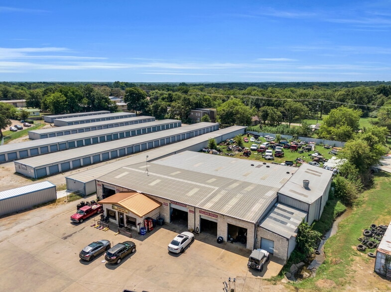 More Photos Of 475 W Commerce St, Fairfield Auto Salvage Facility For Sale