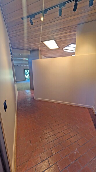 More Photos Of 829 De la Vina St, Santa Barbara Office For Lease