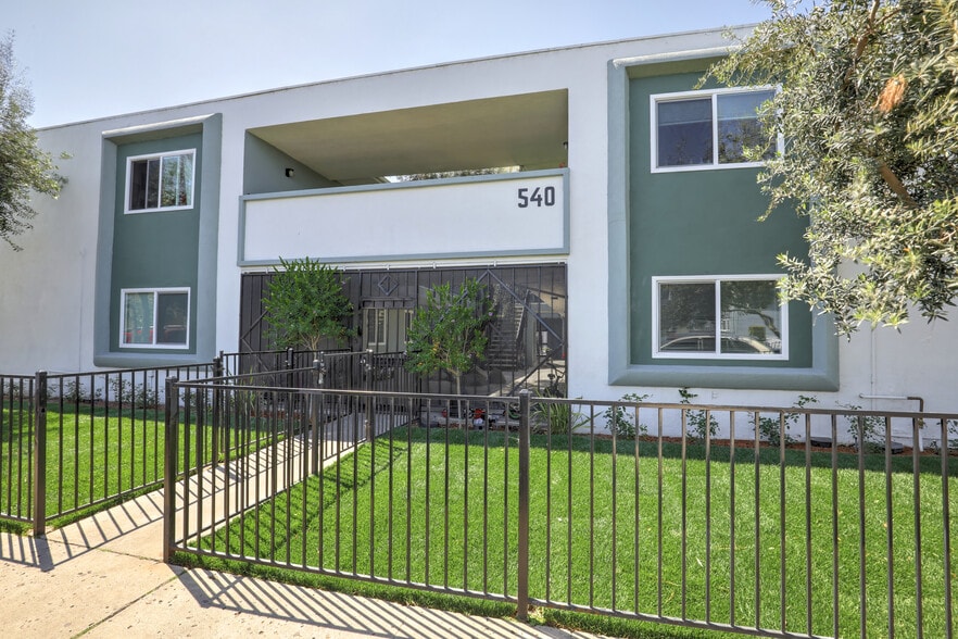 Primary Photo Of 540 Cuesta Del Mar Dr, Oxnard Apartments For Sale