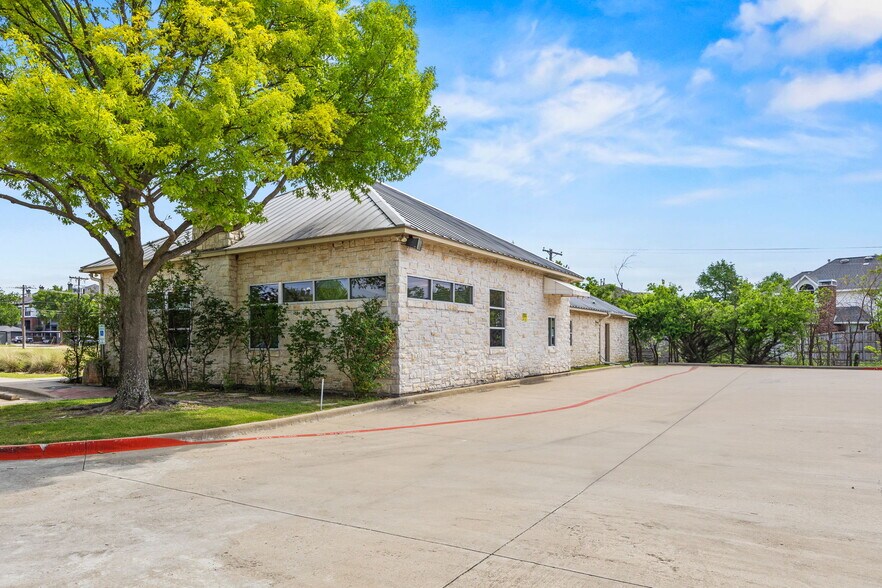 More Photos Of 610 N Town East Blvd, Mesquite Medical For Sale