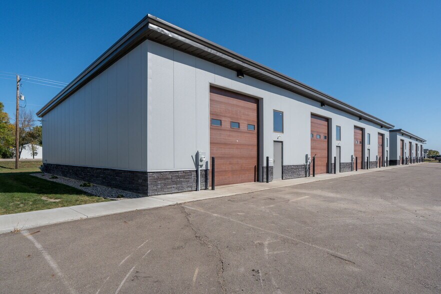 More Photos Of 3020 Evergreen Trl, Mankato Warehouse For Sale