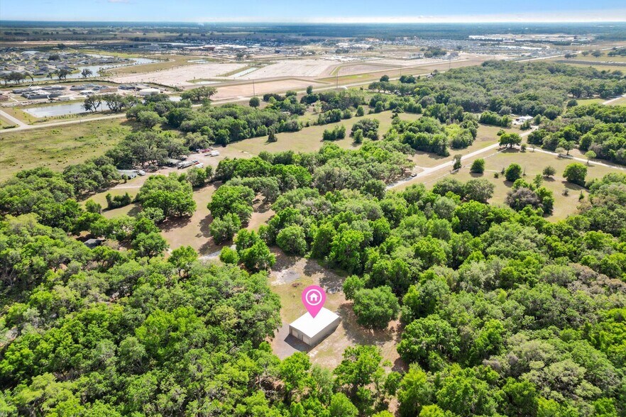 More Photos Of 7112 Marsh Bend Trl, Wildwood Warehouse For Lease