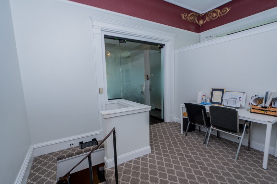 More Photos Of 48 Union Ave, Saratoga Springs Specialty For Sale