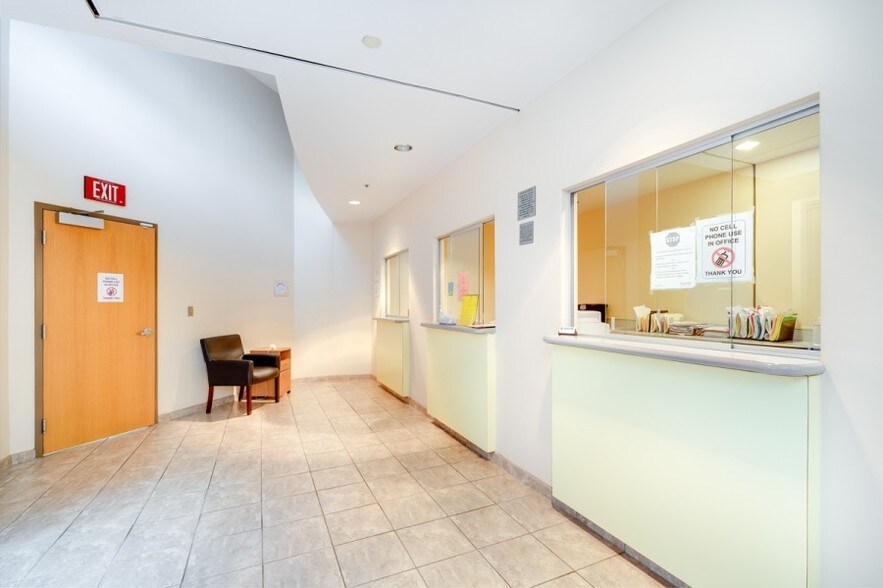 More Photos Of 1720 Phoenix Blvd, College Park Medical For Lease