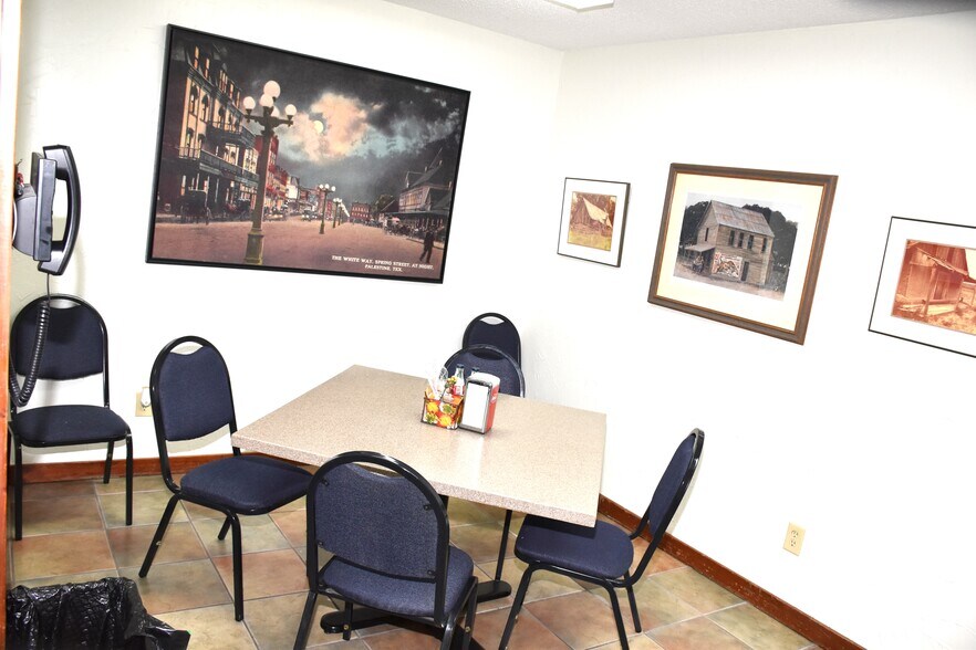 More Photos Of 324 E Palestine Ave, Palestine Coworking Space