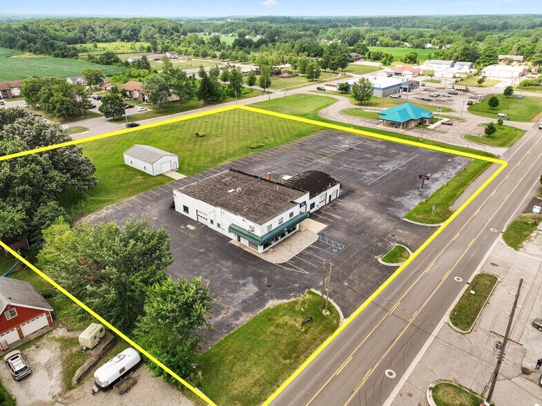 More Photos Of 6736 Us Highway 12, Three Oaks Auto Dealership For Sale