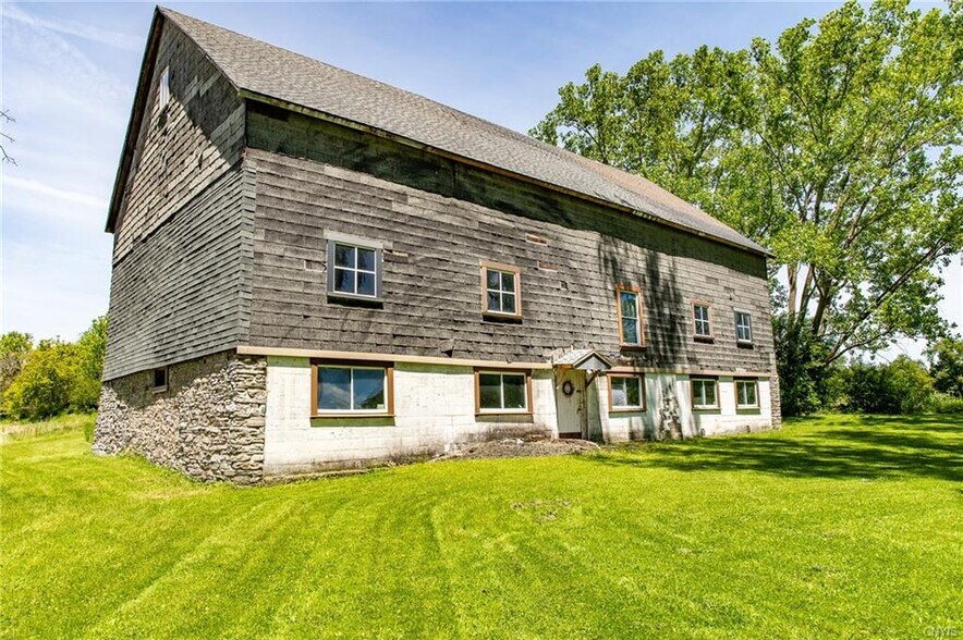 More Photos Of 2395 W Genesee Tpke, Camillus Specialty For Sale