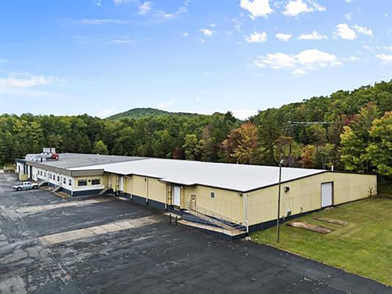 More Photos Of 2000 S Delphine Ave, Lyndhurst Warehouse For Lease