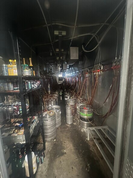 More Photos Of 1530 Mercer University Dr, Macon-Bibb Storefront Retail Office For Lease