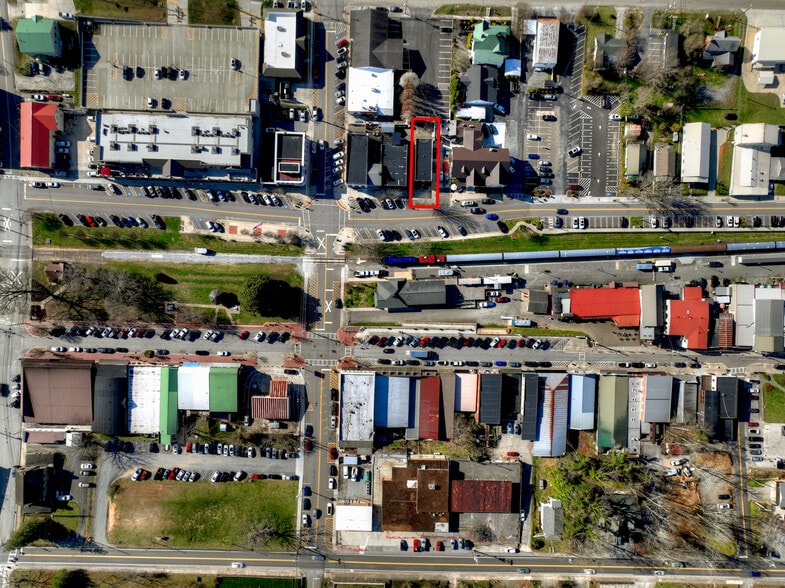 More Photos Of 240 W Main St, Blue Ridge Office For Sale