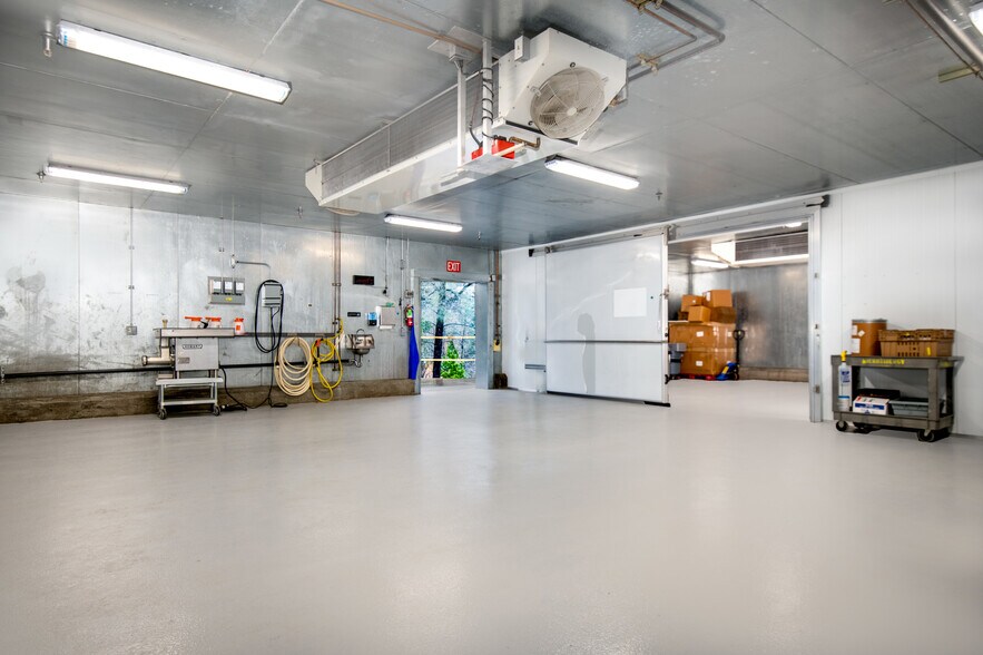 More Photos Of 810 Whispering Pines Ln, Grass Valley Refrigeration Cold Storage For Sale