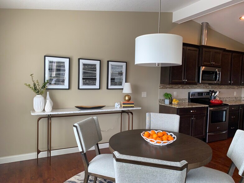 More Photos Of 2111-2115 E 12th St, Davenport Apartments For Sale