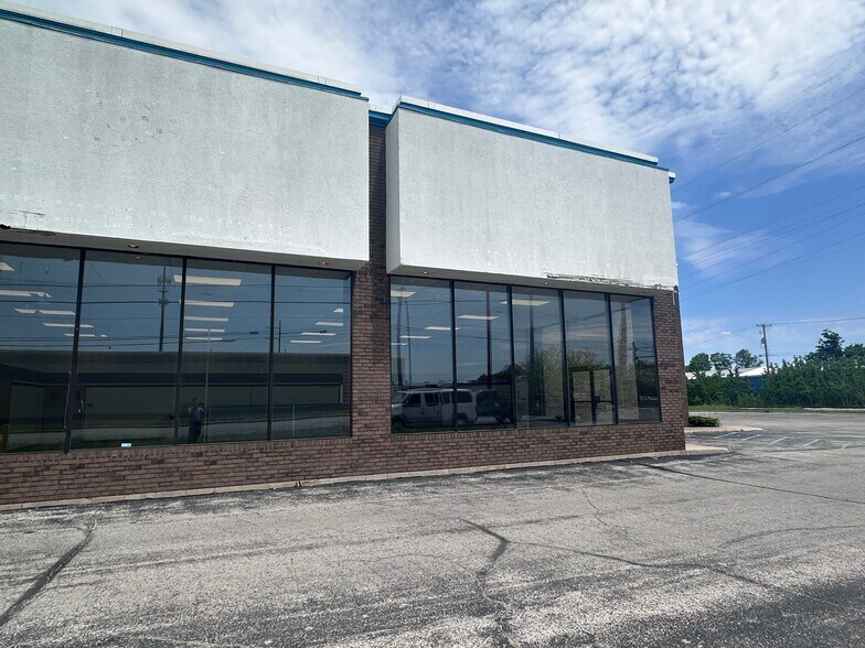 More Photos Of 2360 S Airport Rd W, Traverse City Industrial For Lease