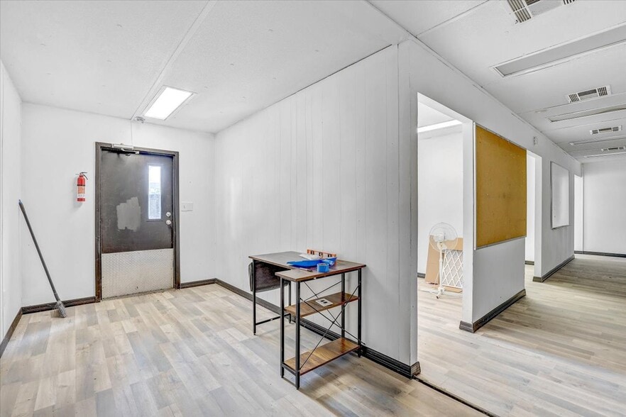 More Photos Of 11309 E US Highway 92, Seffner Warehouse For Sale