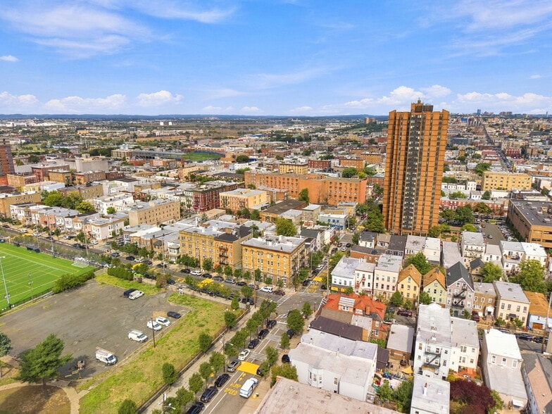 More Photos Of 604 21st St, Union City Apartments For Sale