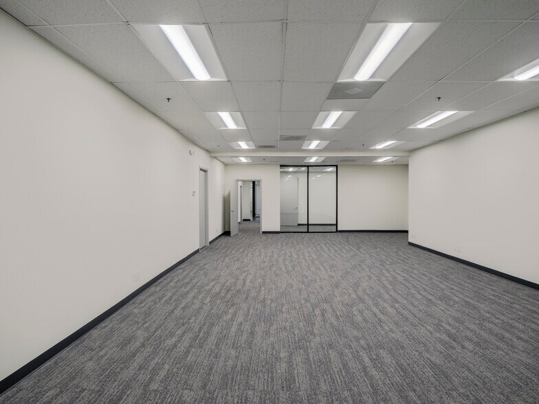 More Photos Of 5535-5545 NW 35th Ave, Fort Lauderdale Distribution For Lease