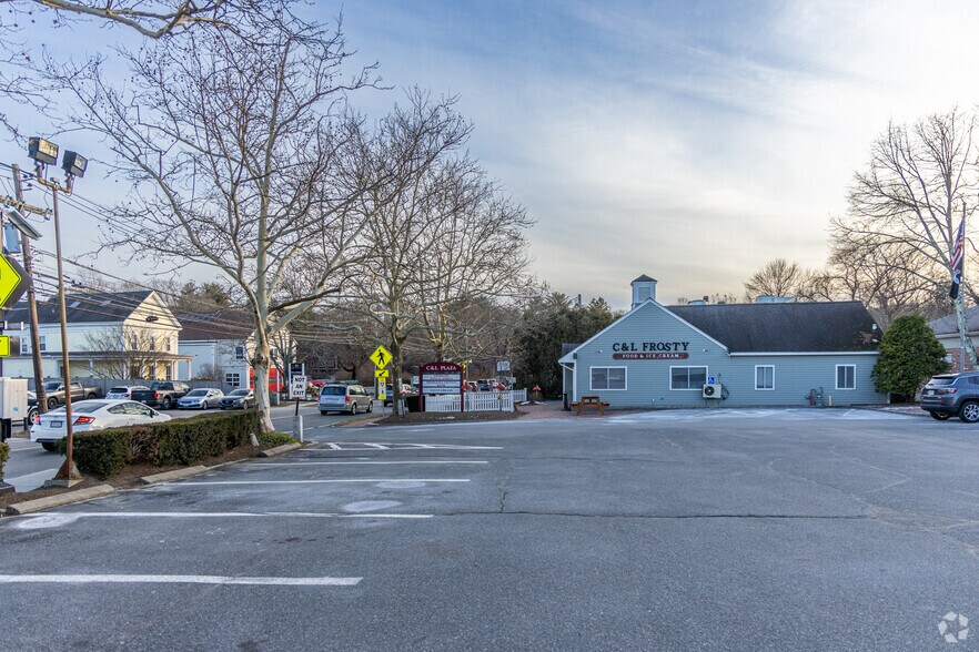 More Photos Of 29 N Main St, Sherborn General Retail For Lease