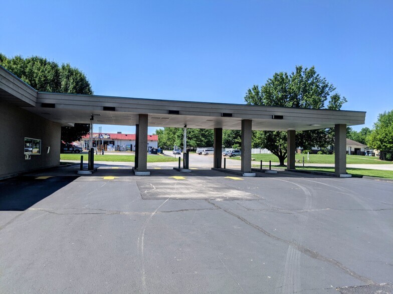 More Photos Of 1919 Fitz Ln, Nixa Drugstore For Lease