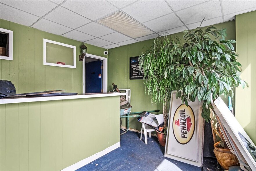 More Photos Of 901 S Main St, Taylor Carwash For Sale