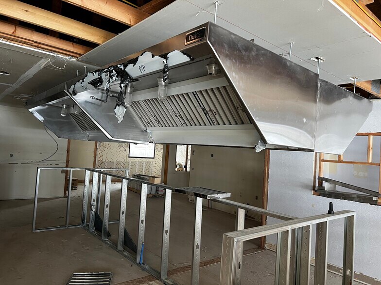 More Photos Of 110 N Orchard St, Boise Veterinarian Kennel For Sale