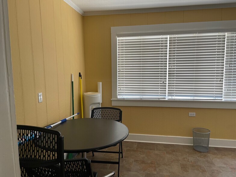 More Photos Of 2019 Government St, Baton Rouge Office For Lease
