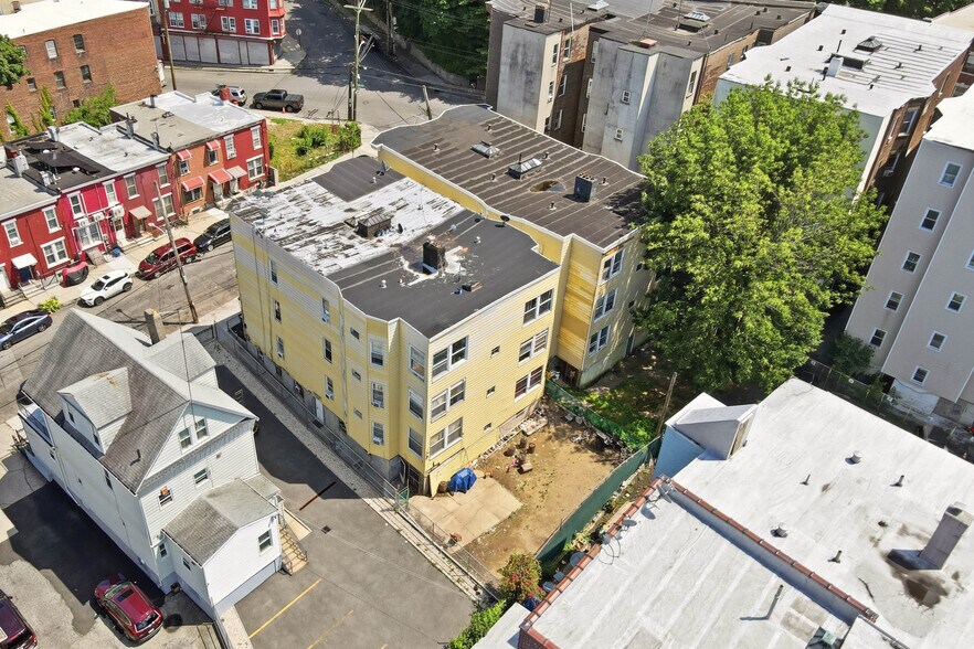 More Photos Of 25 Saratoga Ave, Yonkers Apartments For Sale