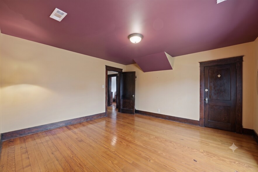 More Photos Of 2606 Westwood Dr, Nashville Light Distribution For Sale