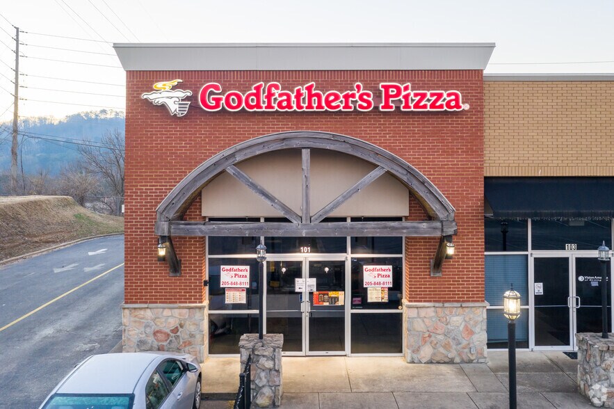 More Photos Of 231 State Farm Pky, Birmingham Freestanding For Lease
