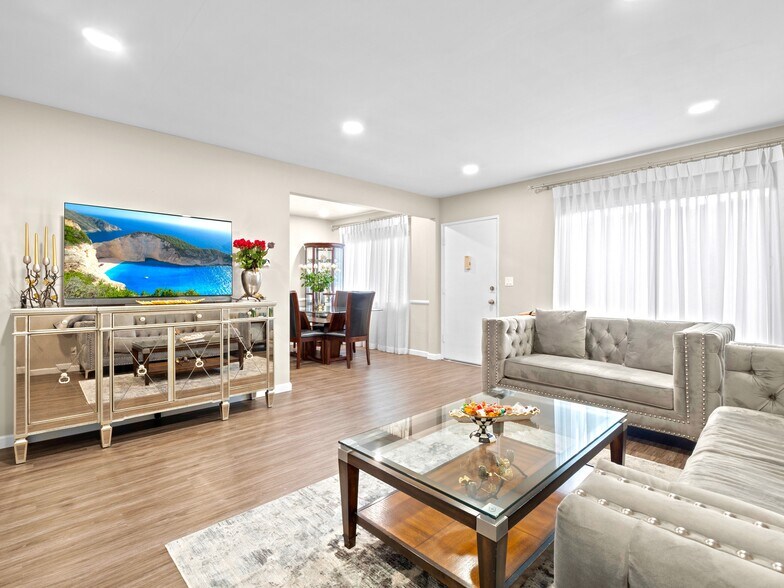 More Photos Of 350 W Wilson Ave, Glendale Apartments For Sale