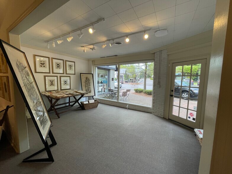 More Photos Of 1903 Cahaba Rd, Mountain Brook Storefront For Lease