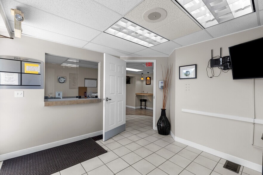 More Photos Of 10131-10137 West Florissant Ave, Saint Louis Office For Sale