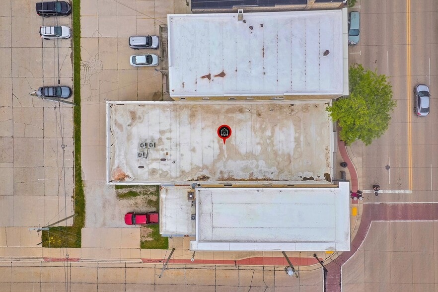 More Photos Of 1604 Washington St, Two Rivers Storefront For Sale