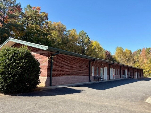 More Photos Of 1135 Four Lakes Dr, Matthews Office For Lease