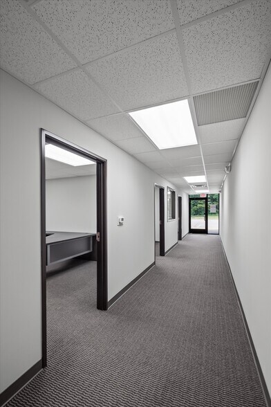 More Photos Of 38765-38795 Mound Rd, Sterling Heights Medical For Lease