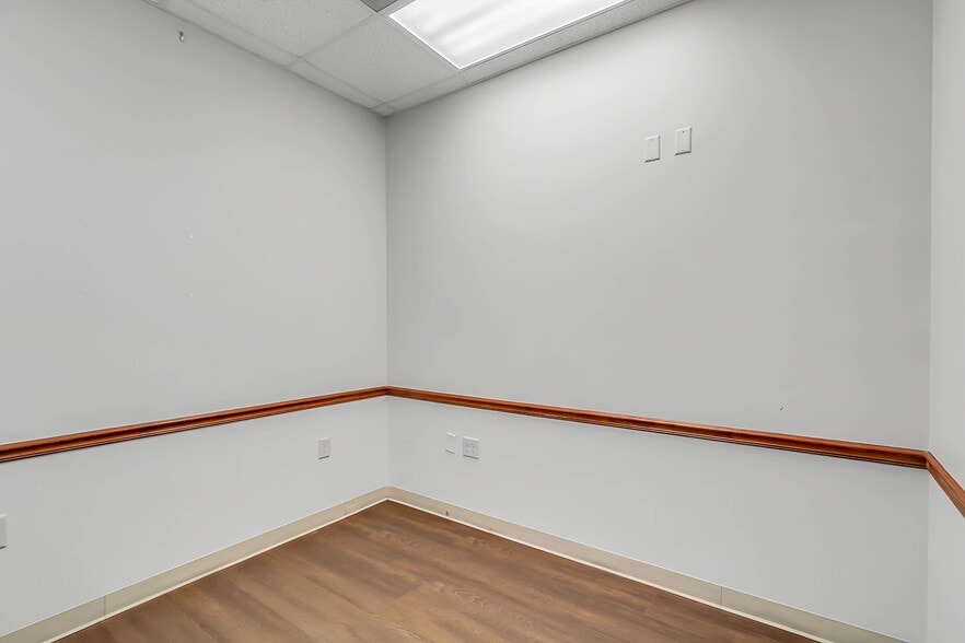 More Photos Of 7932 W Sand Lake Rd, Orlando Office For Sale