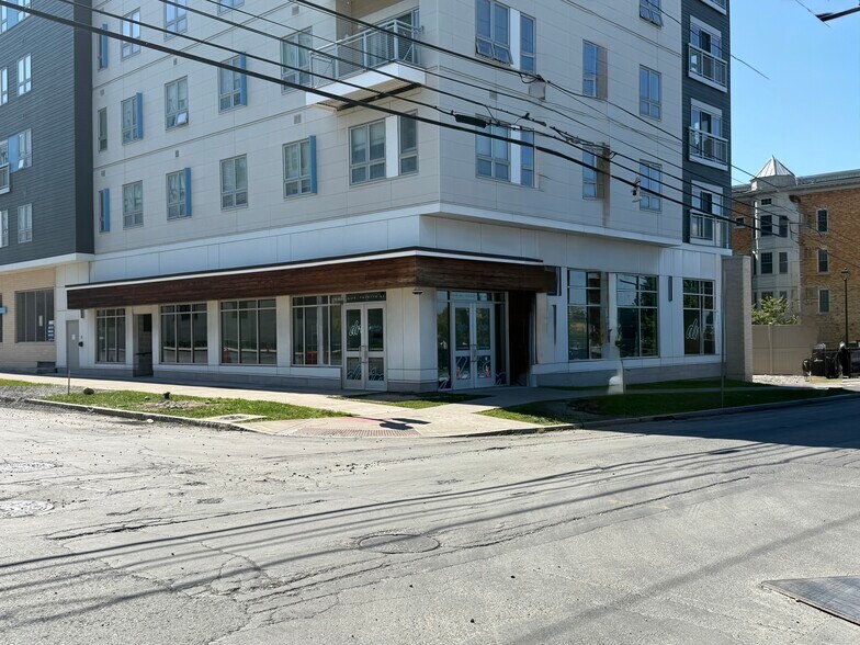 More Photos Of 919 E Genesee St, Syracuse Apartments For Lease