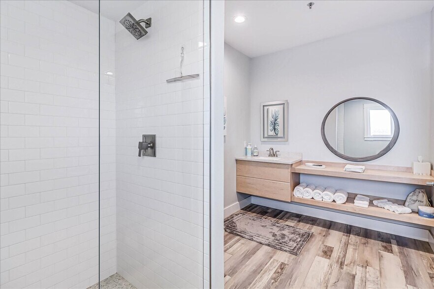 More Photos Of 121 Cut Off Rd, Port Aransas Office For Sale