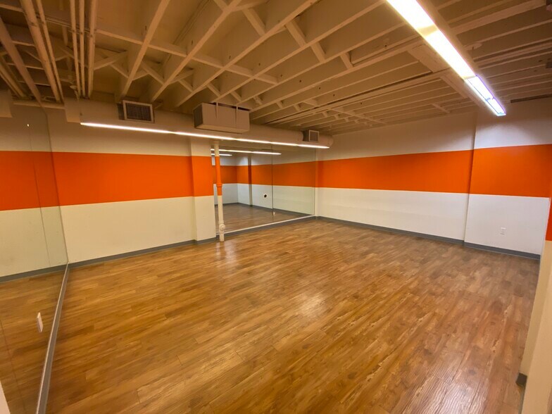 More Photos Of 10 E 3rd Ave, San Mateo Storefront Retail Office For Lease