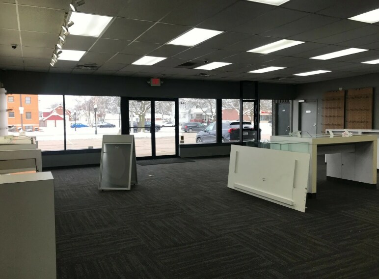 More Photos Of 320 Eureka Ave, Wyandotte Freestanding For Lease